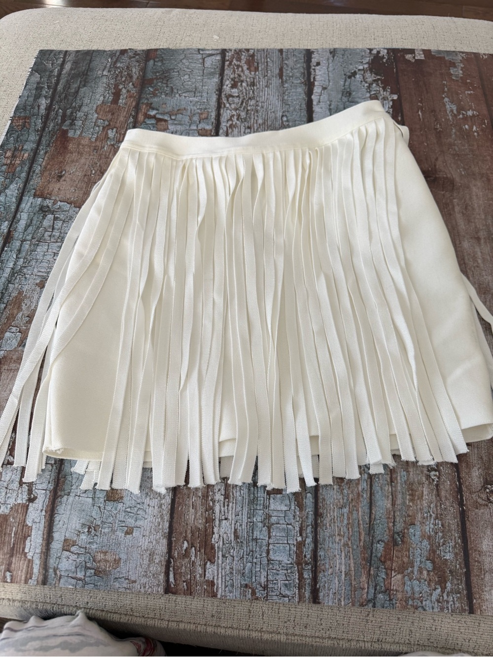 Herve Leger for Forever 21 White  Fringe Mini Skirt size large BNWT